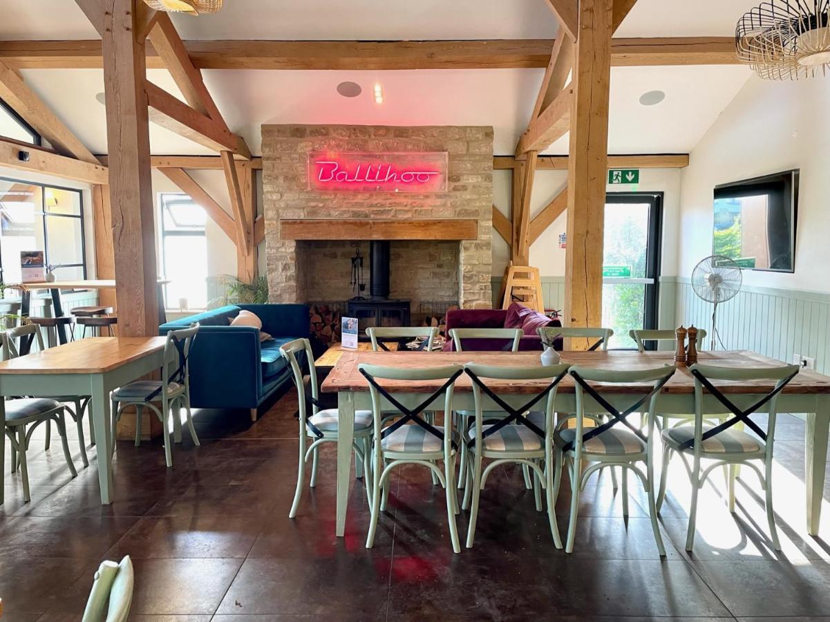 Cosy Cotswold Lodge By Your Home Here - Summer Sale For 3 Plus Nights - Ideal For Families With Log-Burner, Spa, Private Parking And Heated Swimming Pools Ashton Keynes ภายนอก รูปภาพ