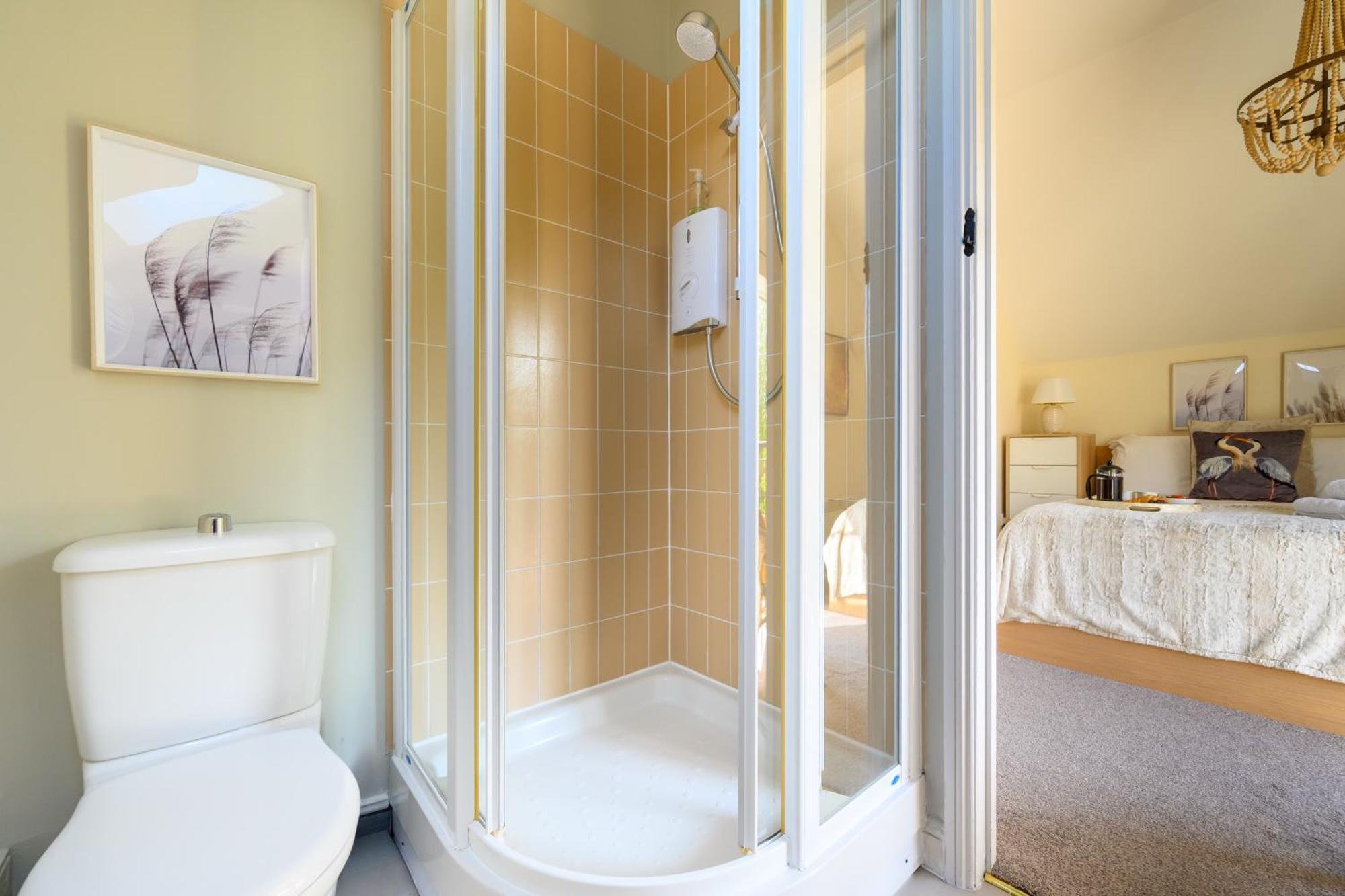 Cosy Cotswold Lodge By Your Home Here - Summer Sale For 3 Plus Nights - Ideal For Families With Log-Burner, Spa, Private Parking And Heated Swimming Pools Ashton Keynes ภายนอก รูปภาพ